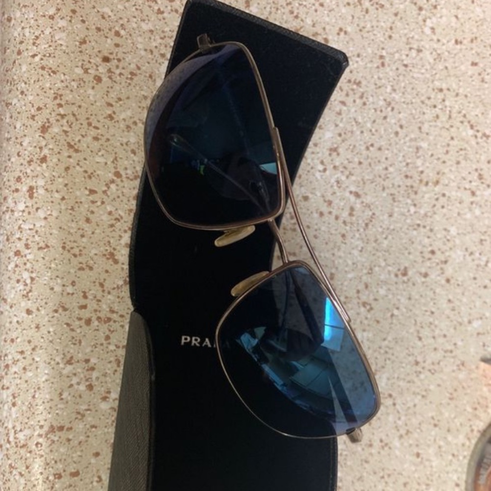 Oliver people’s sunglasses w/ Prada case